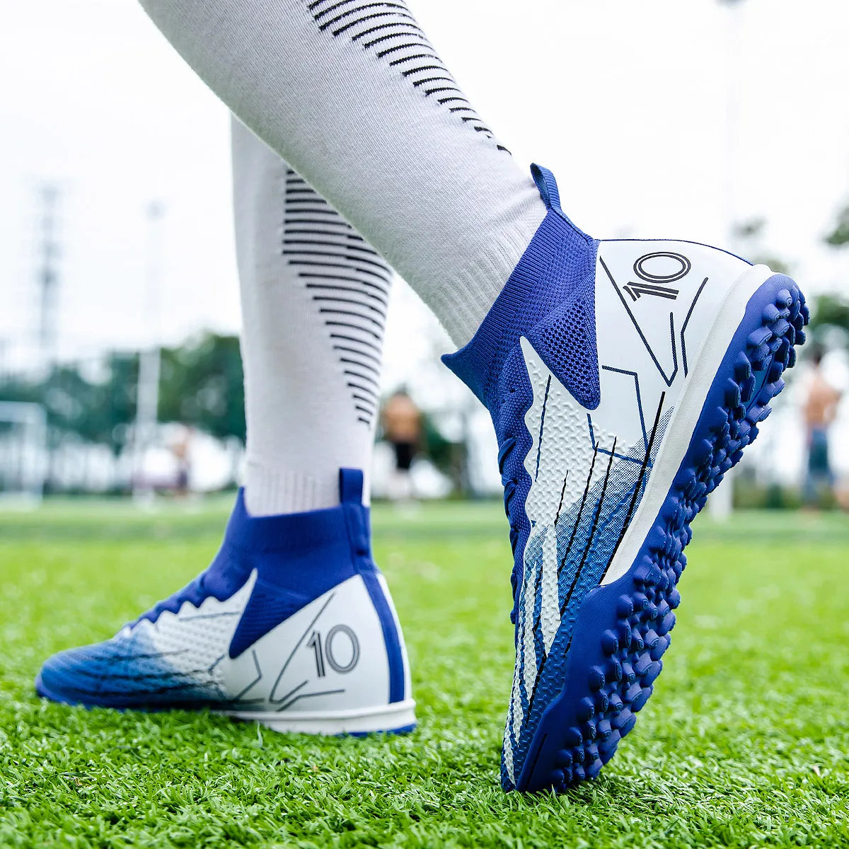 Short Spike Cleats New Competition Level Football Shoes for Men and Women Universal Professional Game Training Sports Shoes