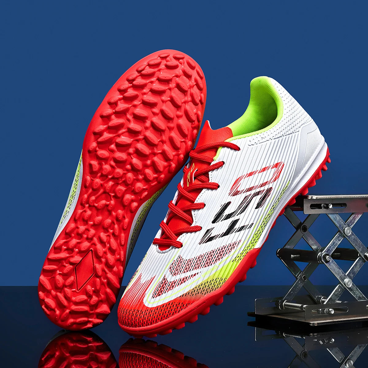 New Men Football Boots Breathable Sport Training Soccer Shoes Cleats Sport Outdoor TF Futsal Match Turf Grass Drop Shipping